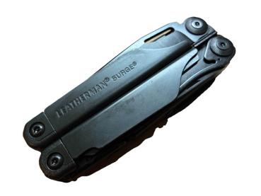 Leatherman Surge schwarz | Multitool mit 21 Funktionen | inkl. Nylon-Holster